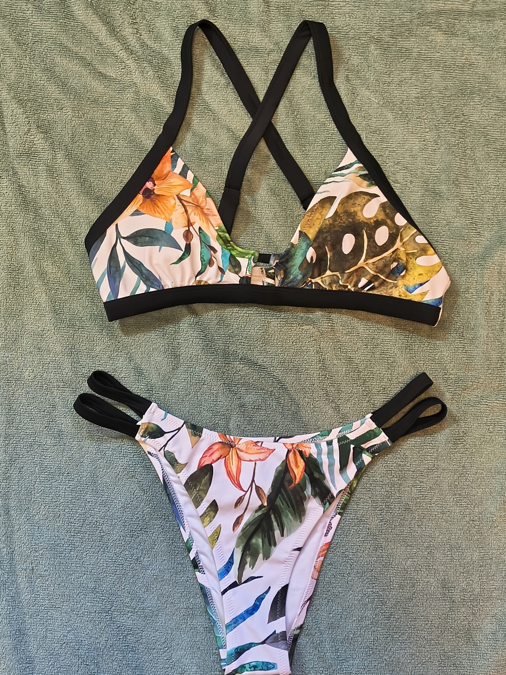 Cupshe Tropical Floral Bikini Set Women’s Large NWT Cross Back Swim